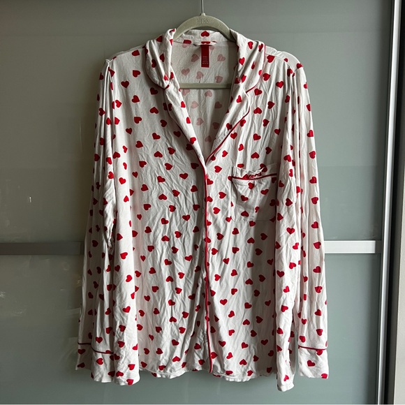 Skims Sleep Long Sleeve Button Up Pajama Set Valentines Hearts - Picture 2 of 10